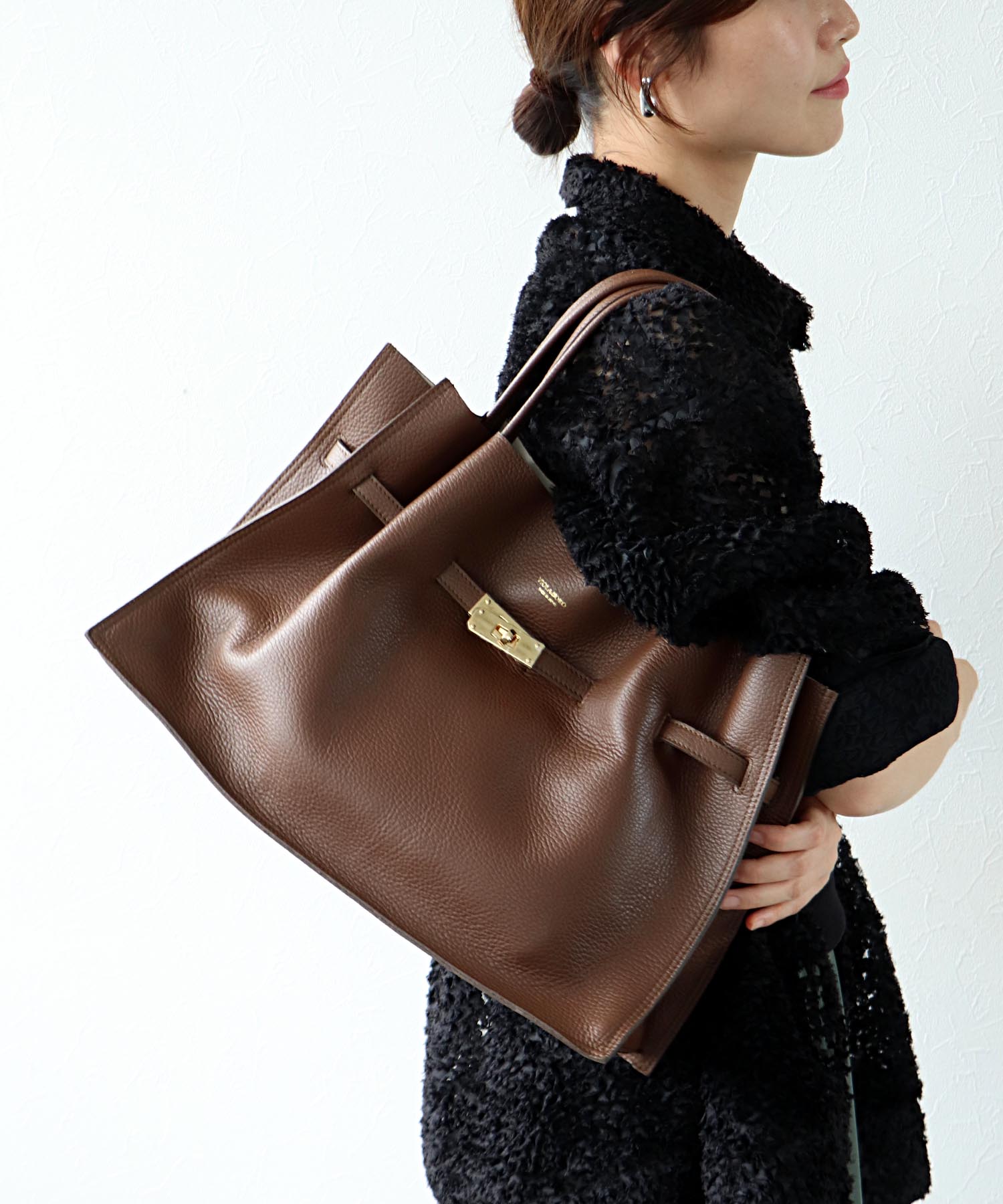 Wフェイスレザートートバッグ L【VIOLAd'ORO/ヴィオラドーロ】 | AND