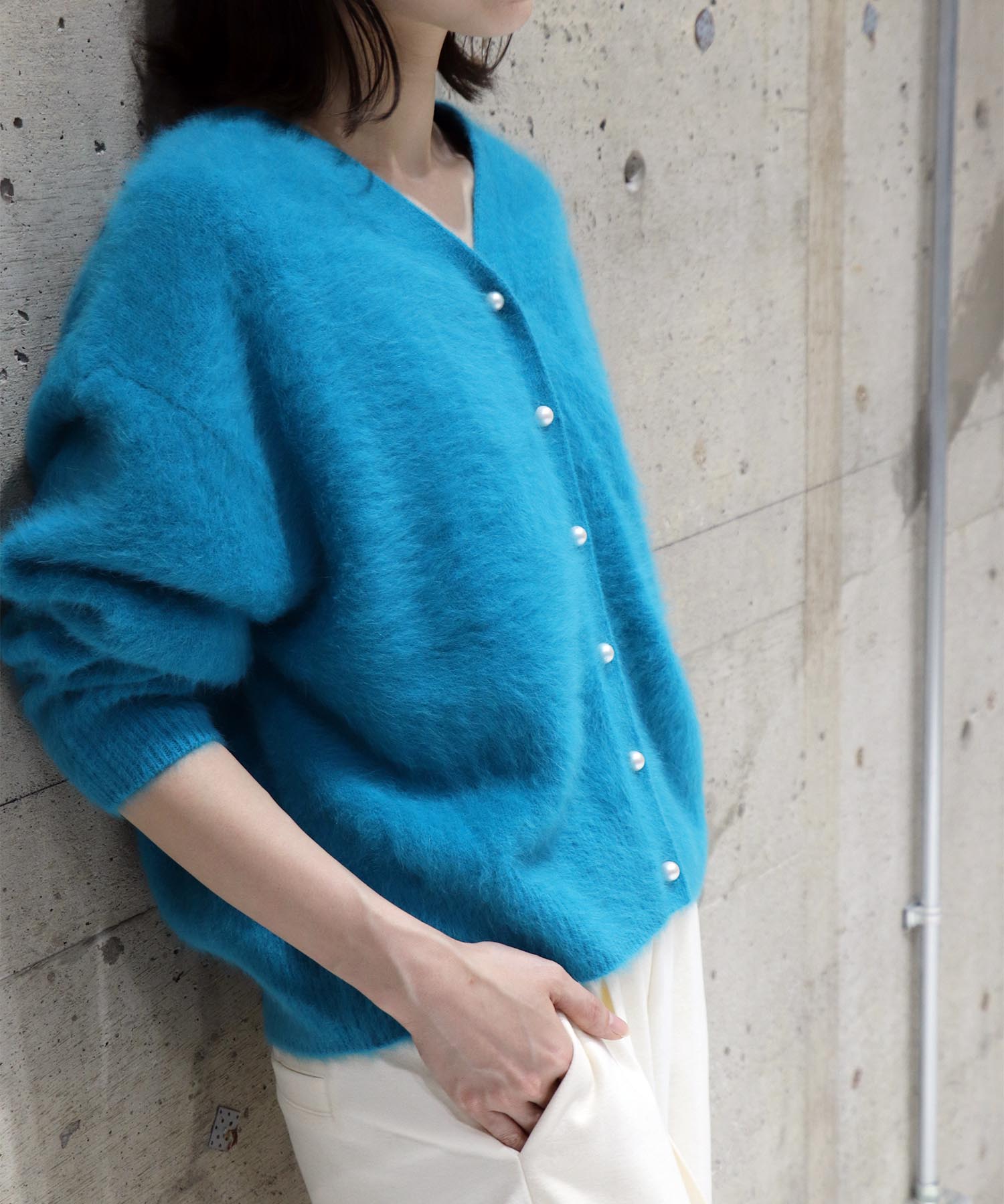 フォックスカシミヤ前後2wayパール釦カーディガン | AND ON JIONE