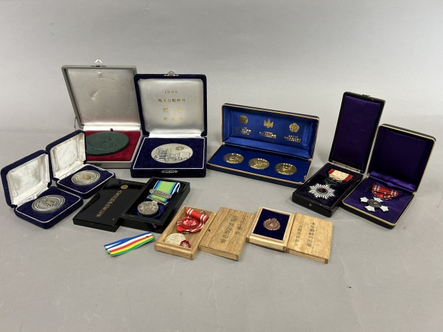 遺品整理中のお客様から勲章やメダルなどお譲りいただきました