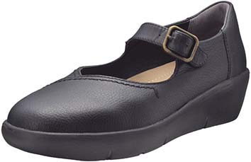 一歩をつつむ、心をほどく。”レザーシューズ「アキレス・ソルボ」から