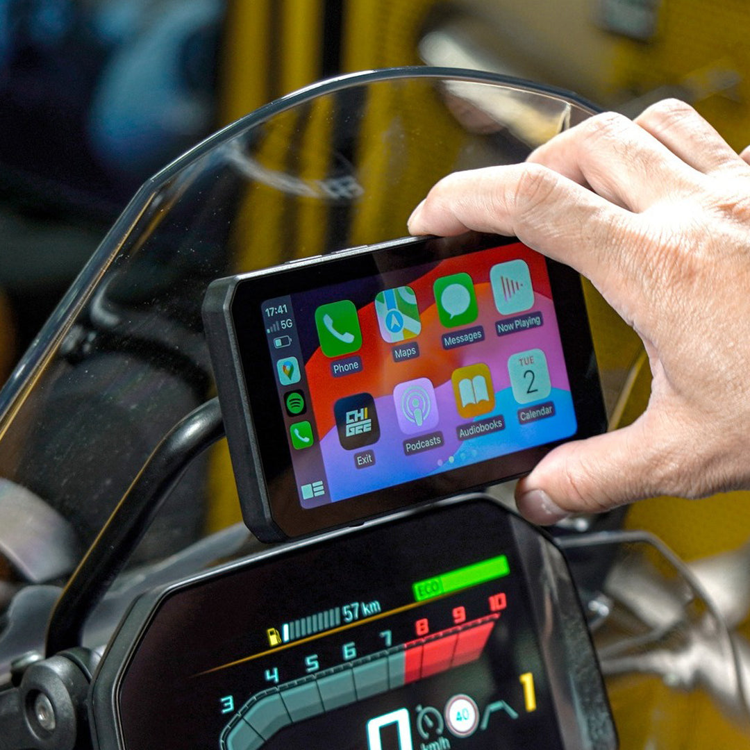 AIO-5 Play：バイクライフの革命。音楽やナビなどミラーリング可能な