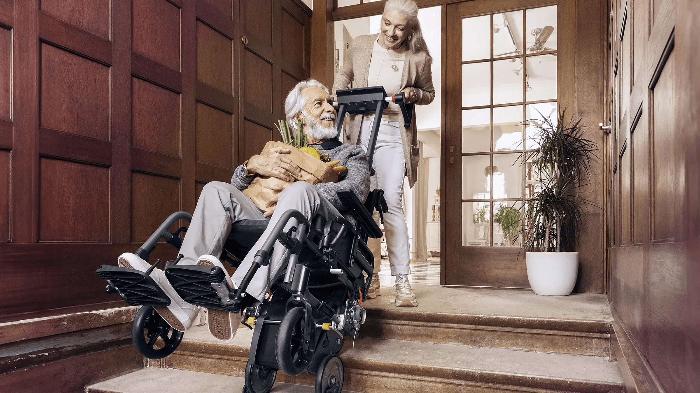 株式会社アルバジャパン | 可搬型階段昇降機・スカラシリーズ