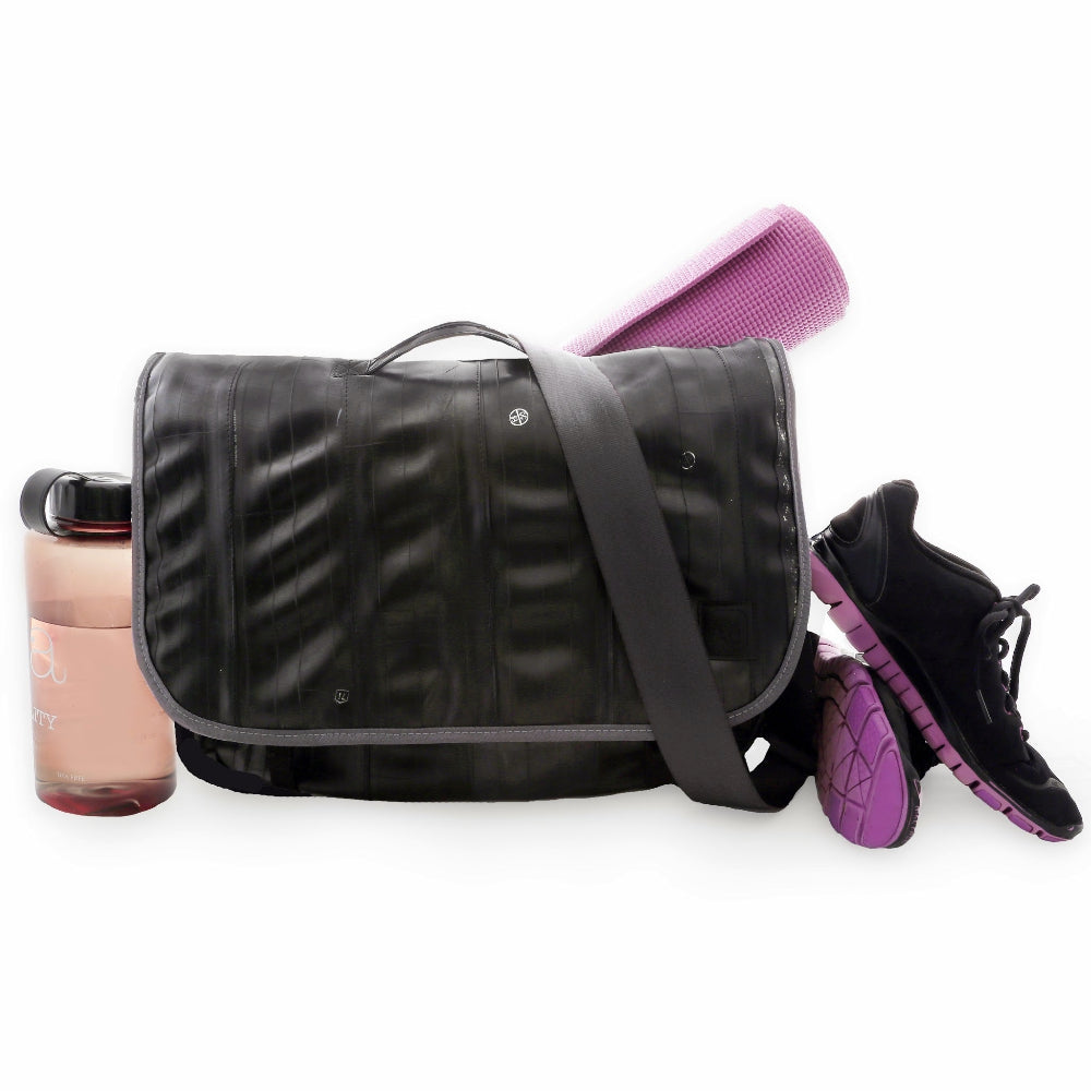 Alchemy Goods メッセンジャーバッグ、 タイヤチューブ素材 Alchemy