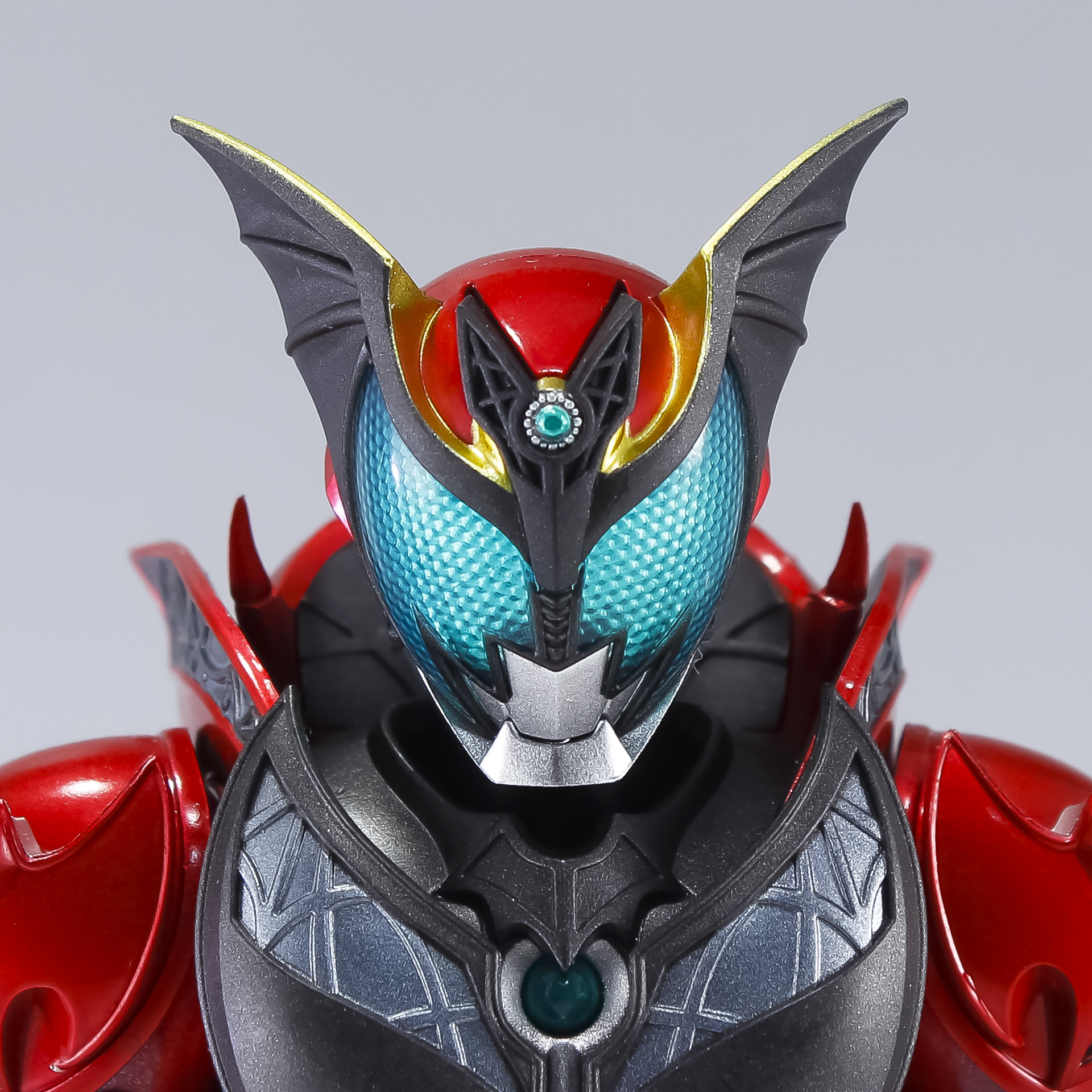 S.H.Figuarts(真骨彫製法) 仮面ライダーダークキバ レビュー