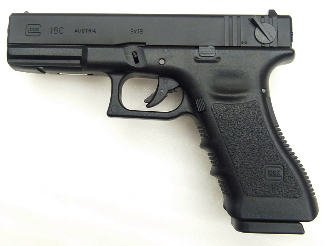 グロック18C】東京マルイガスガンレビュー｜フルオート性能と精度を実