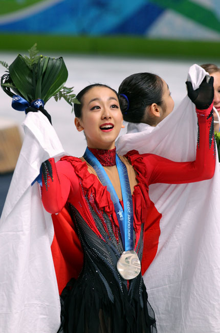 asahi.com（朝日新聞社）：【バンクーバー五輪】観客席に手を振る