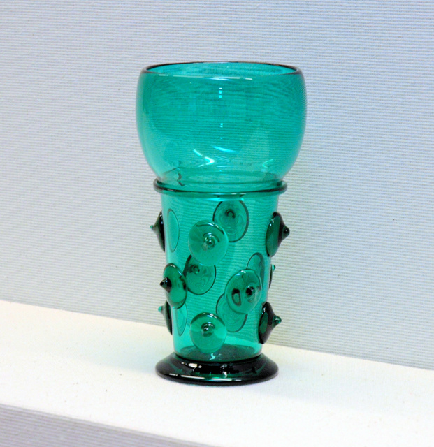 生活に根ざすガラス器 舩木倭帆の作品展 県立美術館で [島根県]：朝日新聞