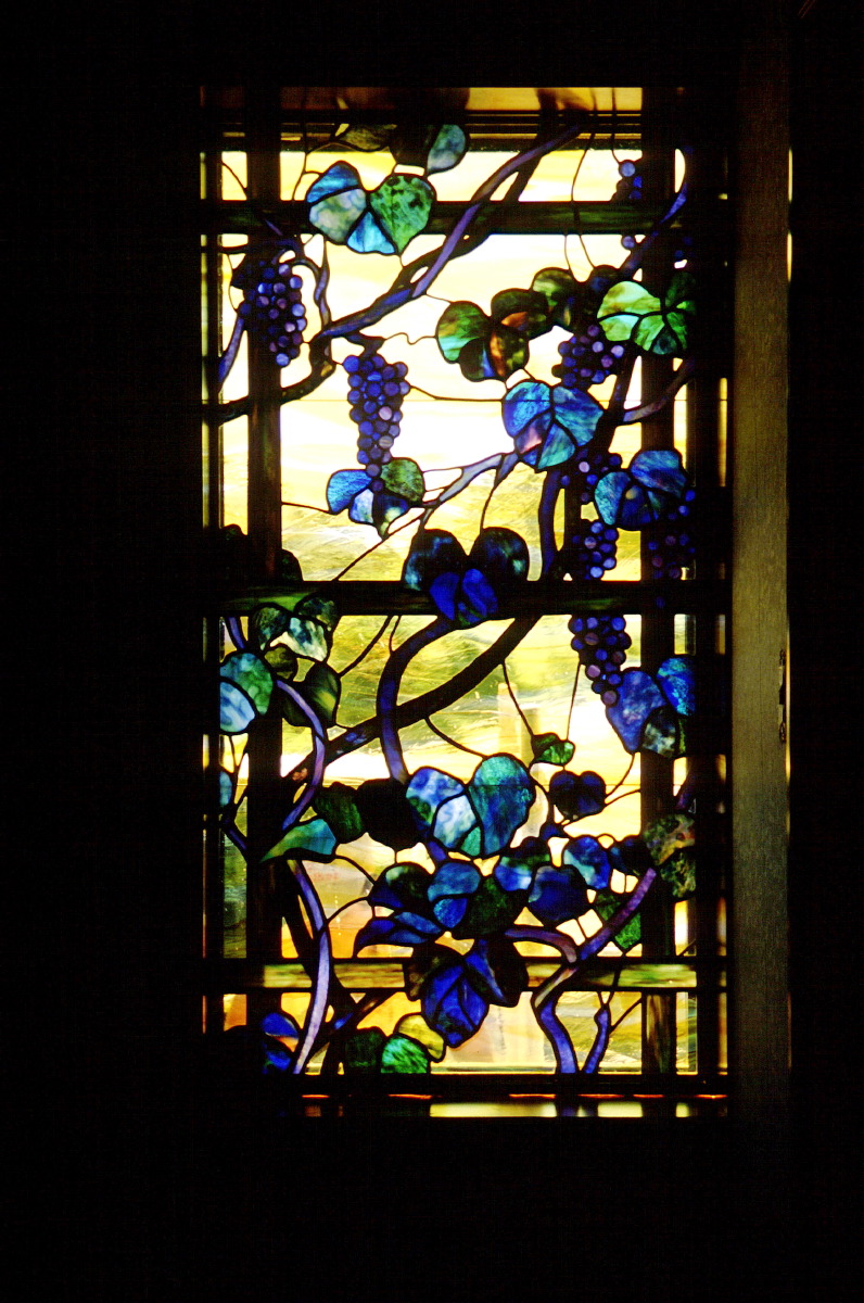 岸本邸・葡萄と向日葵のステンドグラス – Vis-à-Vis