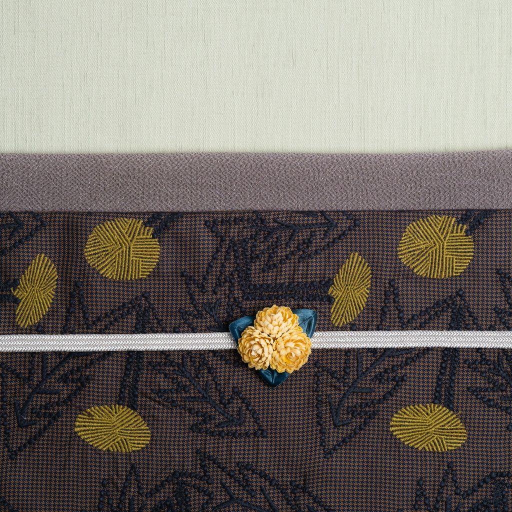 草木染めブローチ 「 鼓草（つづみぐさ） 」 - アトリエシムラ