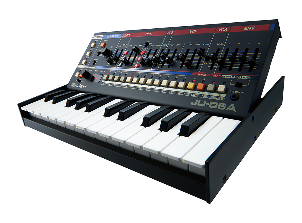 80年代を代表するローランドの アナログ・シンセサイザー「JUNO」2台分