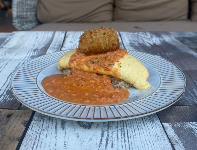 オムライス ふわとろオムライス”「おむらいす亭（炭焼レストラン店舗