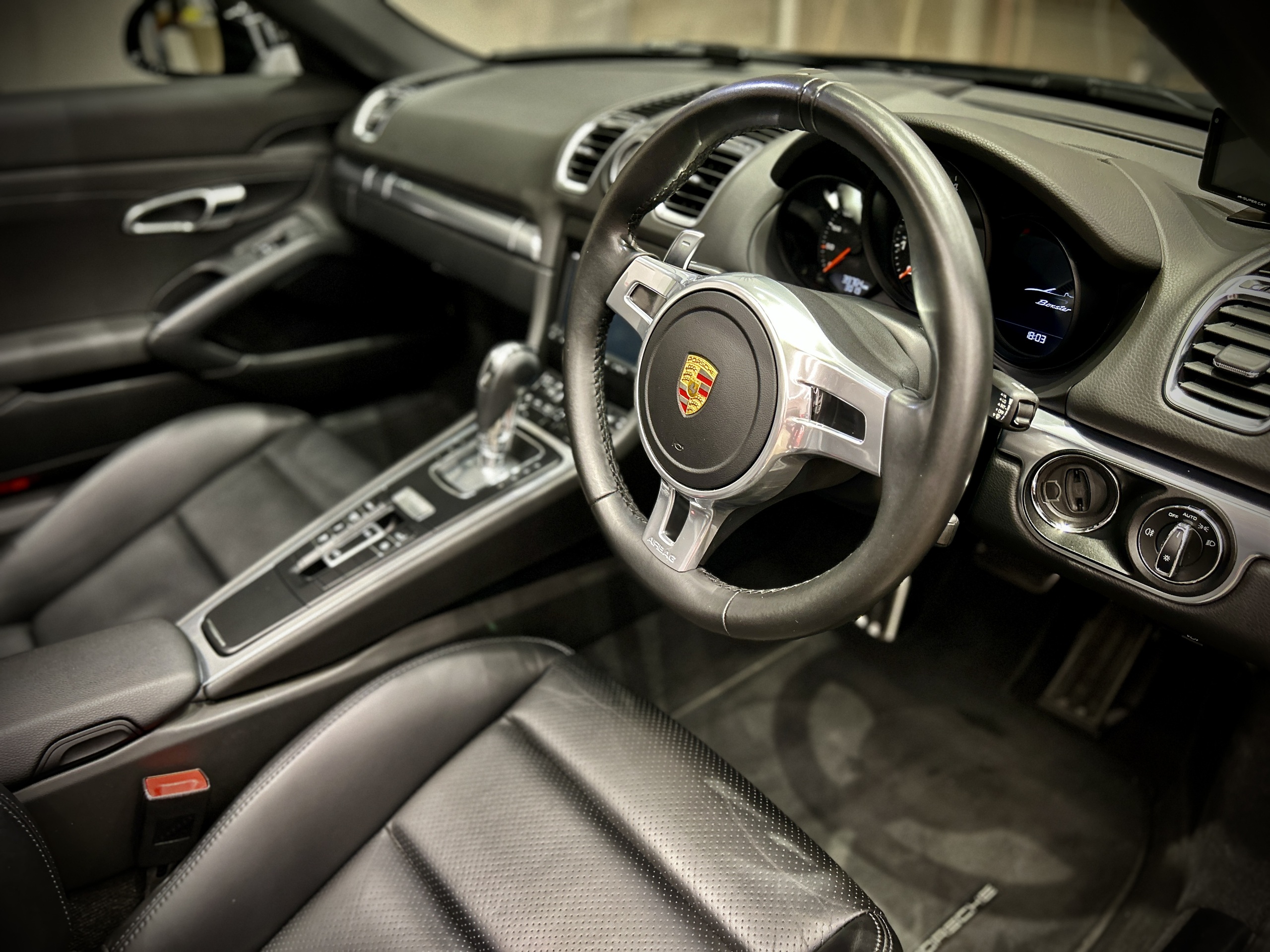 間違いのないポルシェをお探しならポルシェ専門店のオートカフェ