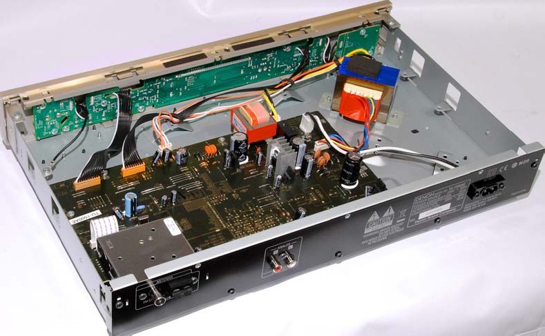 DENON TU-1500-N 箱庭サイズの薄型FM/AMチューナーは、小さいけれども