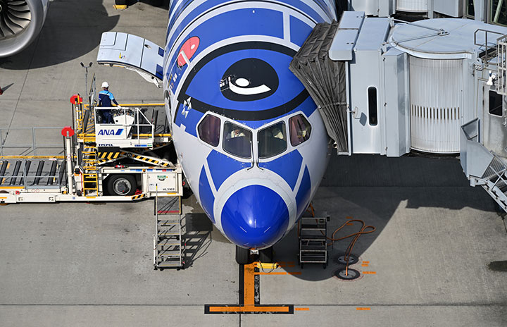 航空機・ヘリコプター JCwings JA604A starwars R2-D2 jet 1:400