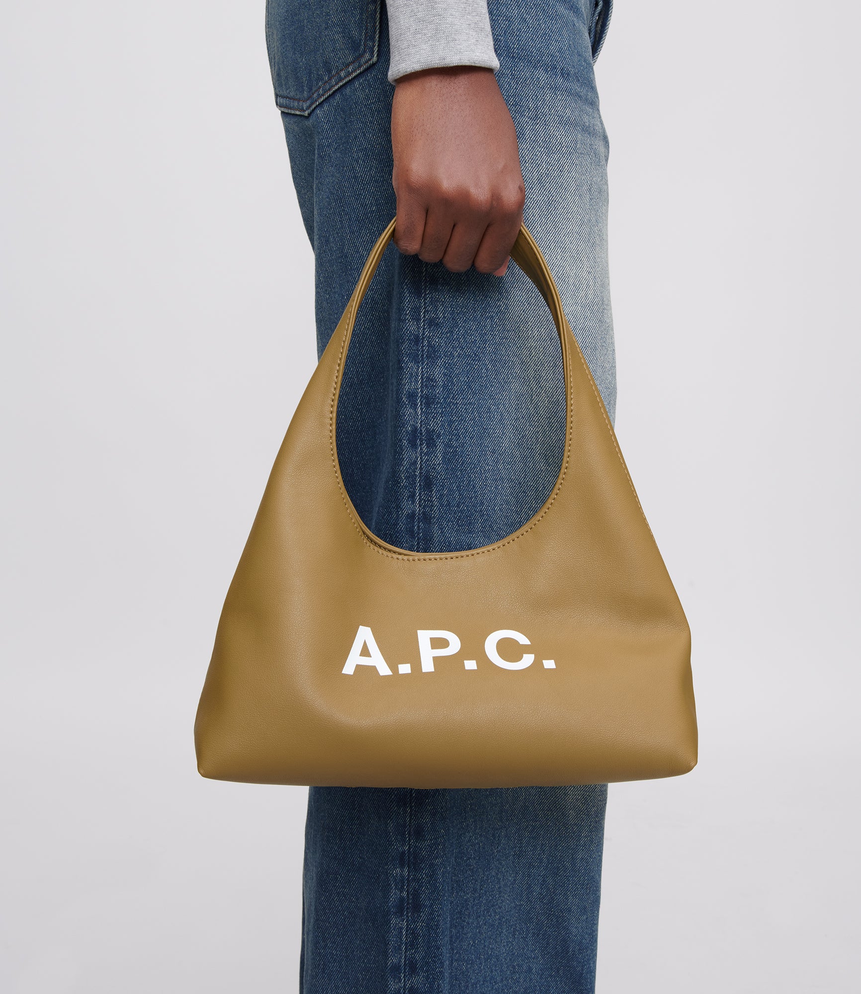 Baby Ninon Shoulder bag | 55% polyurethane 40% polyester 5