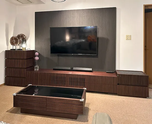 ドラマ・映画美術協力「1122」 ｜【アルモニア公式】ソファ中心の家具