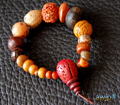 金剛菩提樹の実ブレスレット 数珠 念珠 | チベット天珠専門店 awjp