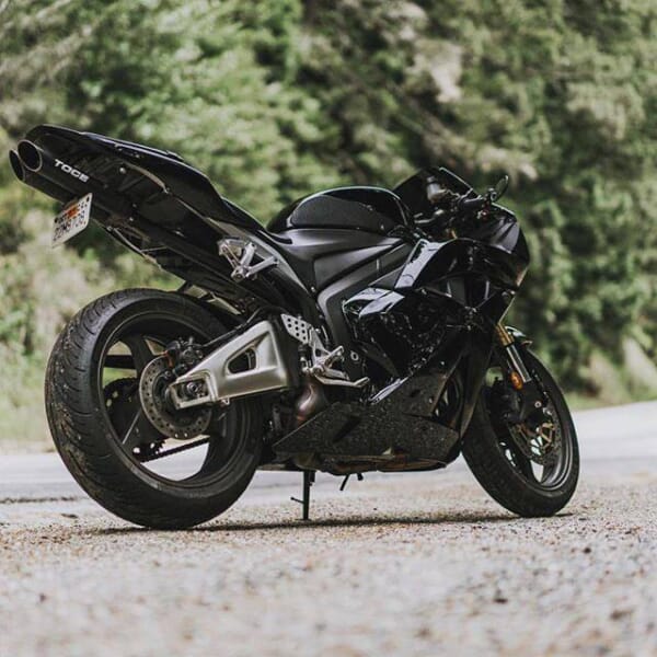 TOCE Performance 目立ち度抜群な CBR600RR用 マフラー(07-22)｜AxxL