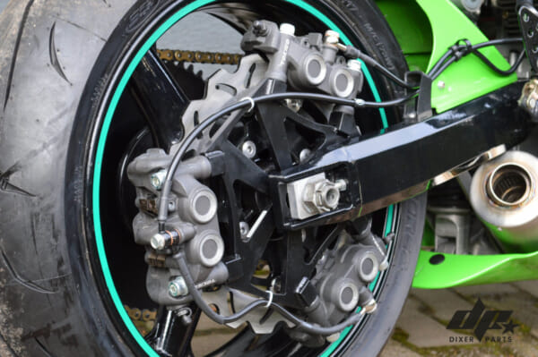 ZX-6R (03-04)用 DIXER PARTS トリプルキャリパーブラケット｜AxxL