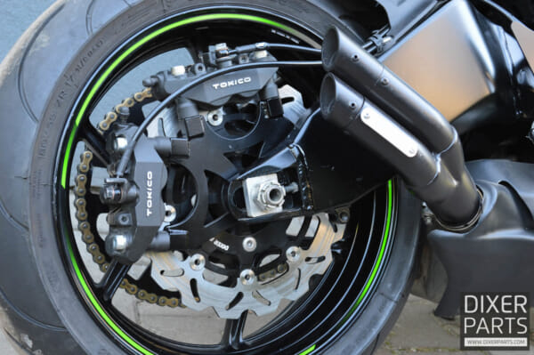 ZX-6R 05-18 用 DIXER PARTS デュアルキャリパーブラケット｜AxxL