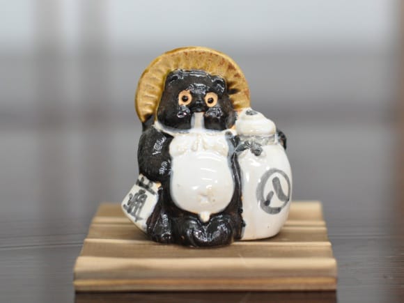 信楽たぬき 呑兵衛お父さんたぬき 高さ7cm 幅7cm 奥行き4.5cmを販売