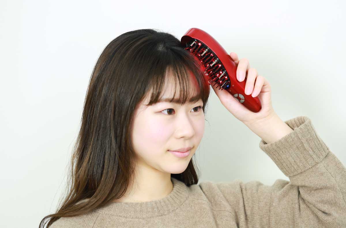 アデランスの美容デンキブラシ 「ヘアリプロ ドゥライズ」で頭皮ケア