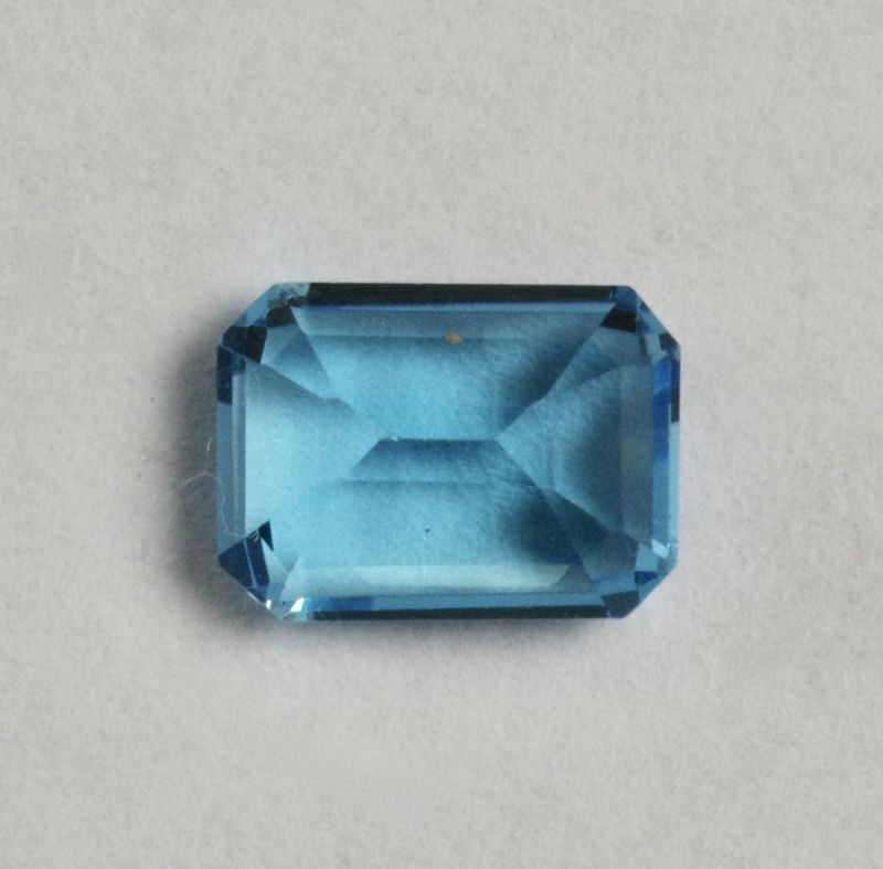 ブルートパーズ 約8×6×4.5mm 2.0ct 11月誕生石 - ルビー通販 ベルマックス