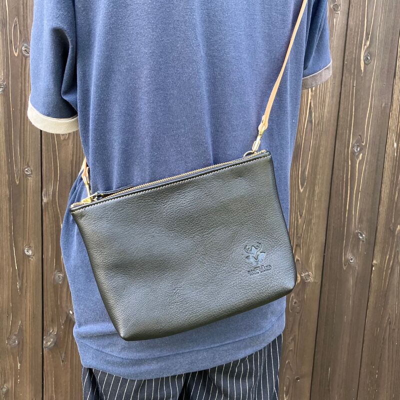 広島ジビエレザー】ふわふわ柔らかく軽い☆鹿革サコッシュ ブラック