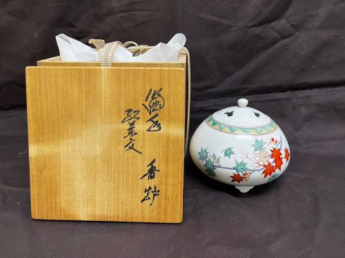 十四代酒井田柿右衛門「濁手紅葉文香炉」 の買取実績｜千葉県千葉市 香炉