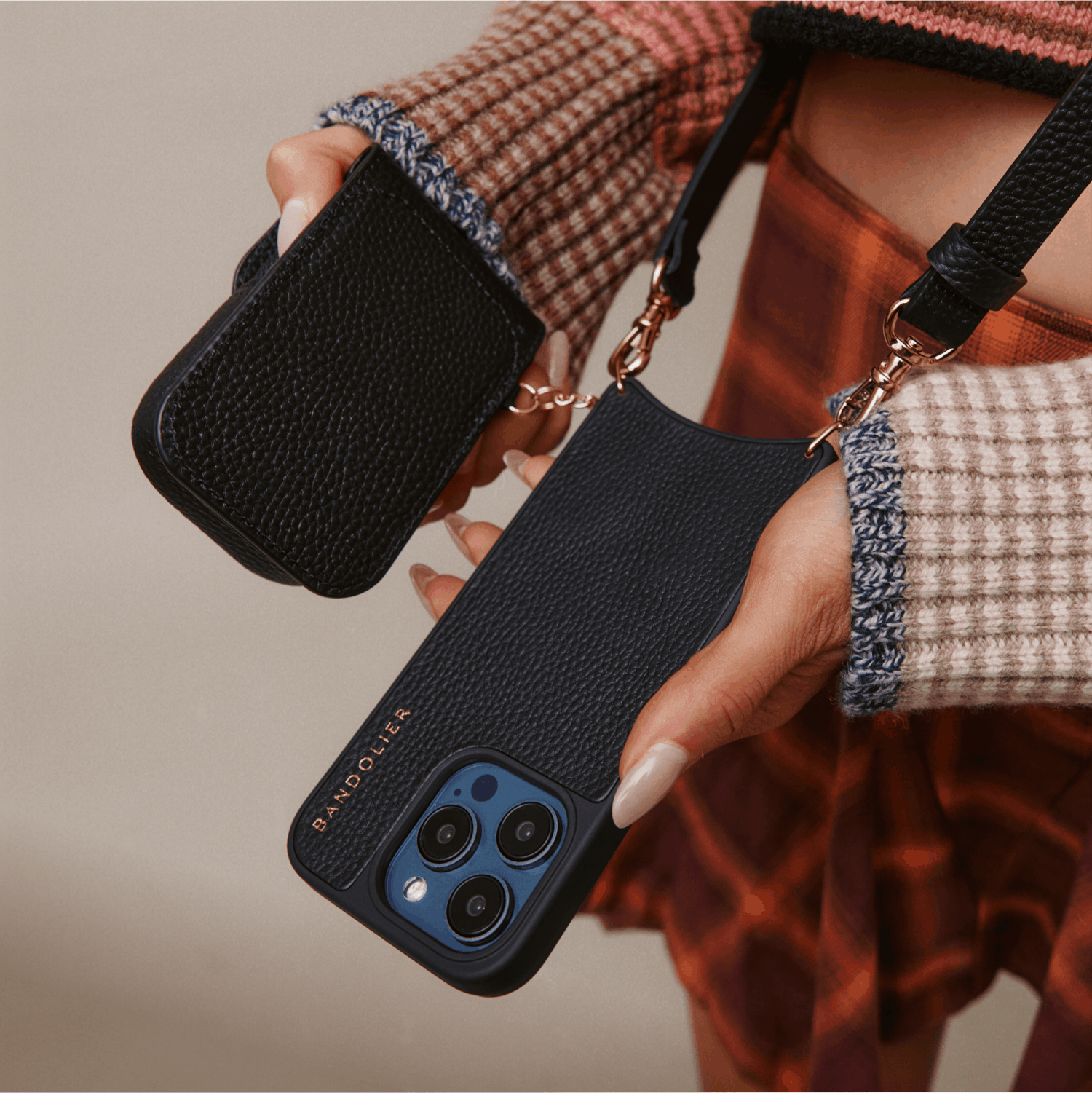 River Magnet Crossbody Phone Case - Black/Gold – Bandolier