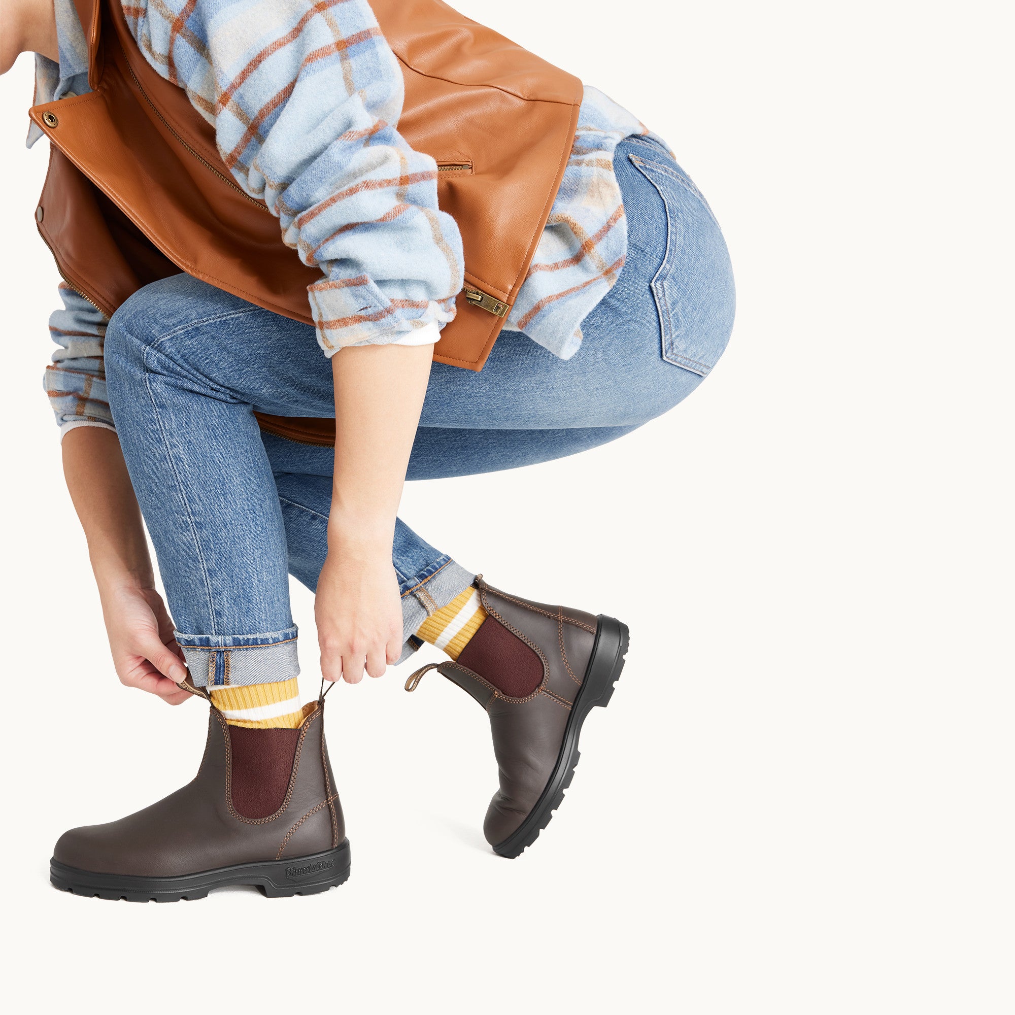 Walnut Brown Premium Leather Chelsea Boots, Women's Classics 550