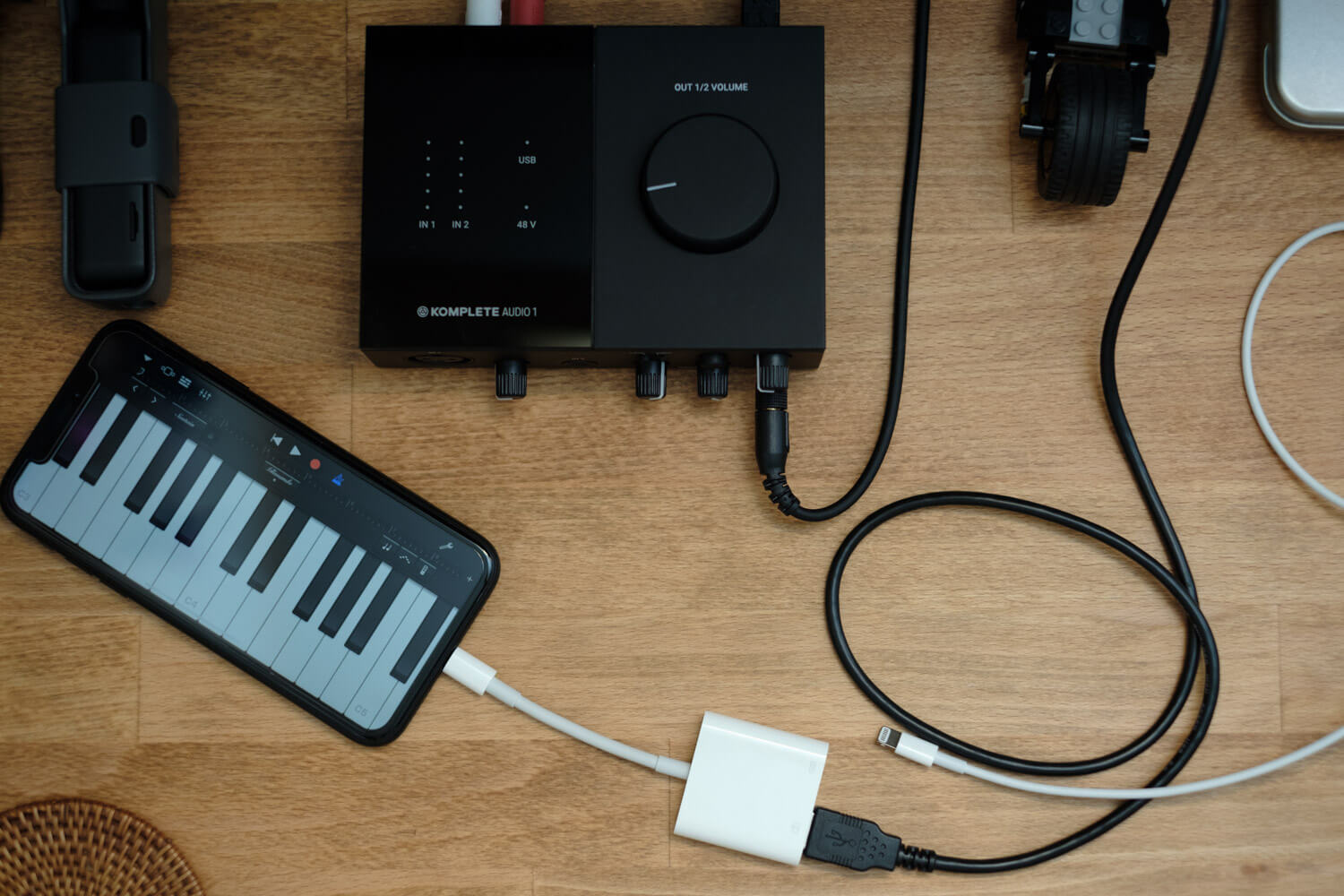 Komplete Audio 1をレビュー。最初のオーディオインターフェースや