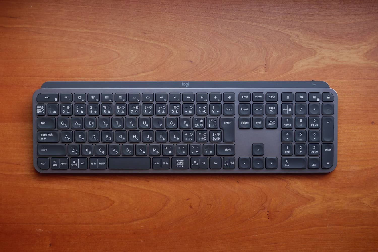 Logicool MX Keys KX800レビュー！どのPCでも同じ環境で使える万能