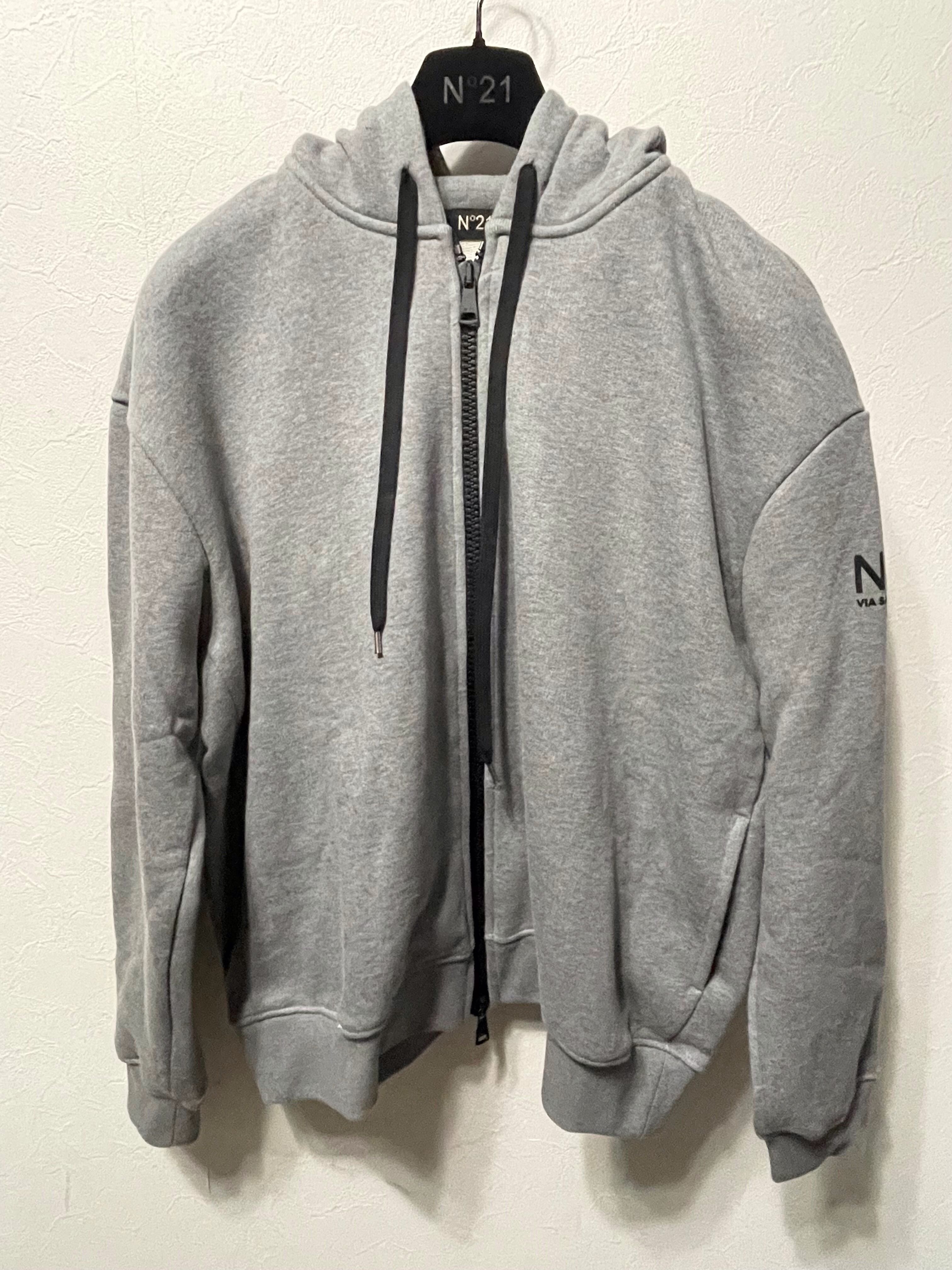 N°21 ヌメロヴェントゥーノ ジップアップ パーカー グレー メンズ 商品