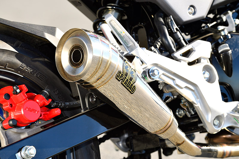 SP忠男のグロム用人気マフラ「ピュアスポーツメガホン」を交換実走