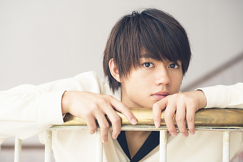 佐野勇斗（M!LK）と温泉・レトロデート気分、2019年カレンダー発売