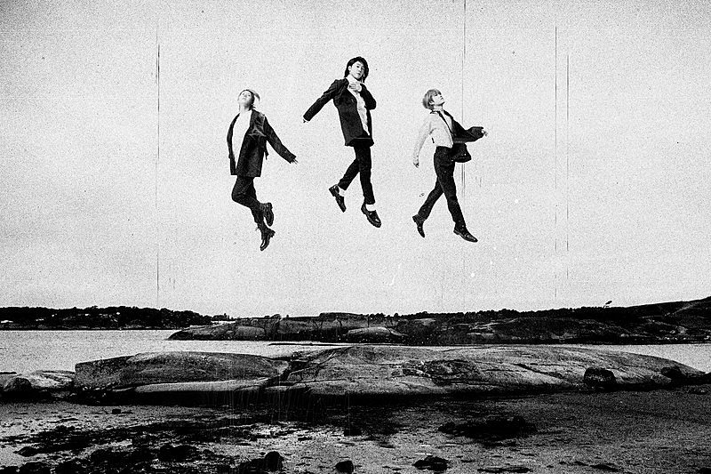 Mrs. GREEN APPLE、ハロウィンにちなんだグラフィックが都内に出現