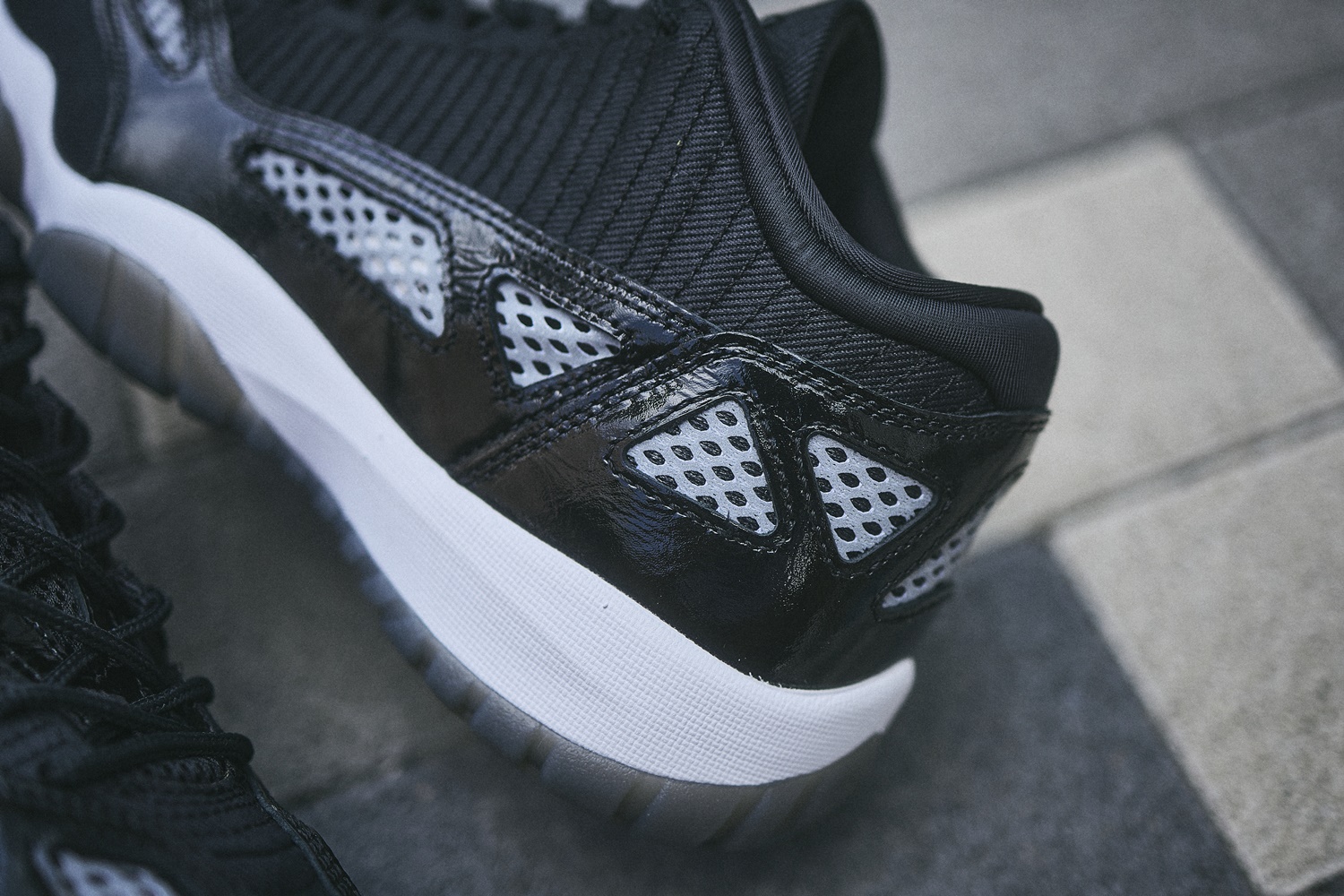 J.アレジ ジョーダン EJ11 破損パーツ サイドポンツーン？