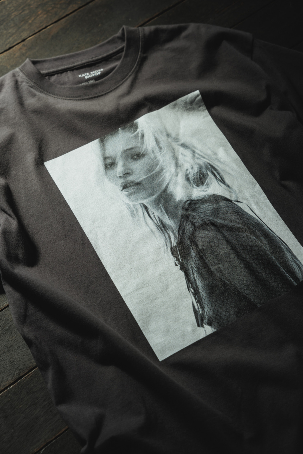 Kate Moss by David Sims Photo T-shirts 25SS | TOPICS | BIOTOP