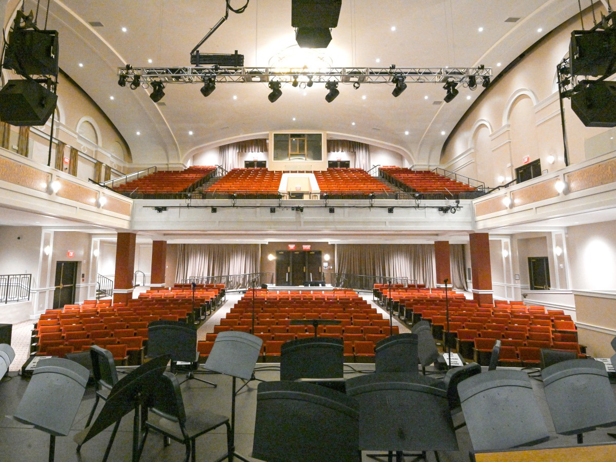 Bristol Parks and Rec's Arianna Therriault announces theater