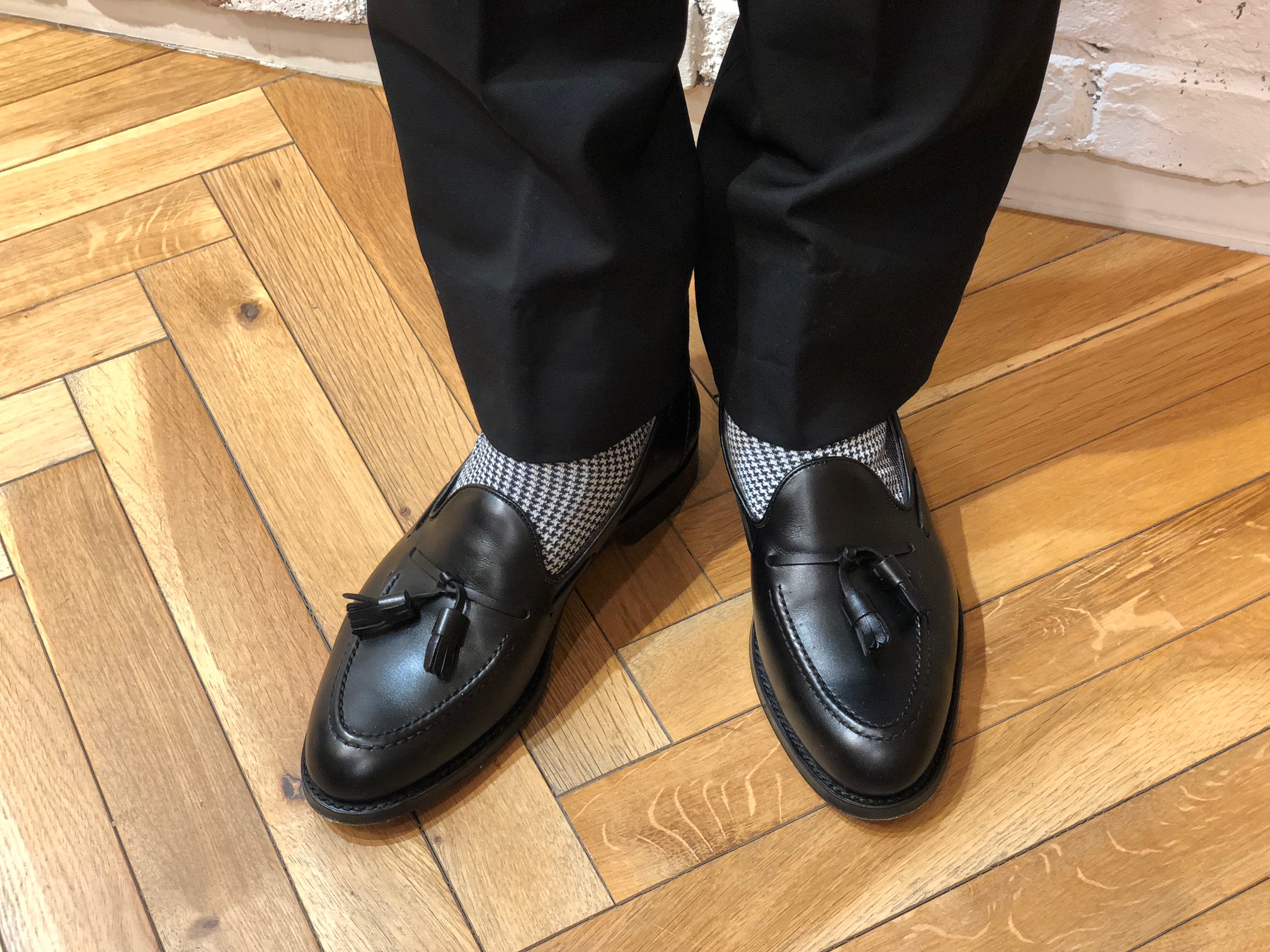 これからの春夏の季節に欠かせない！ジョセフチーニーのローファーをご