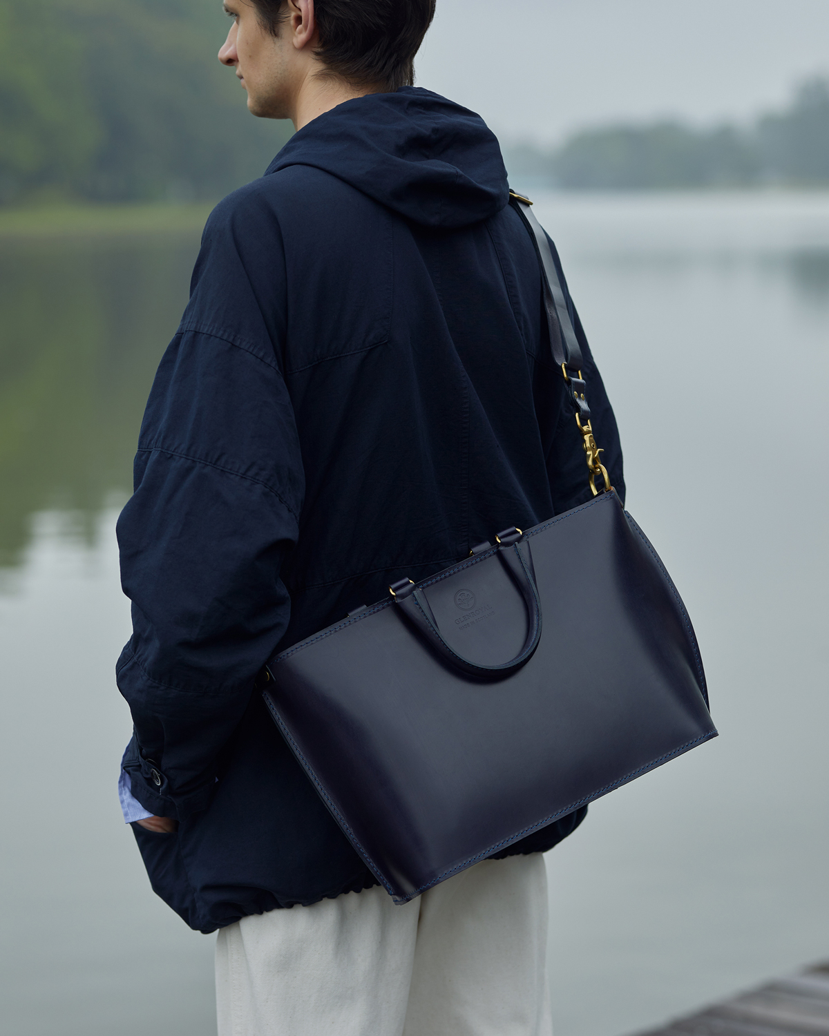 ビジネスにも最適な、2WAYで使えるグレンロイヤルの最新トートバッグ