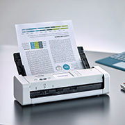 2018-10-16 読取速度が約25枚/分に向上した無線LAN対応のコンパクト