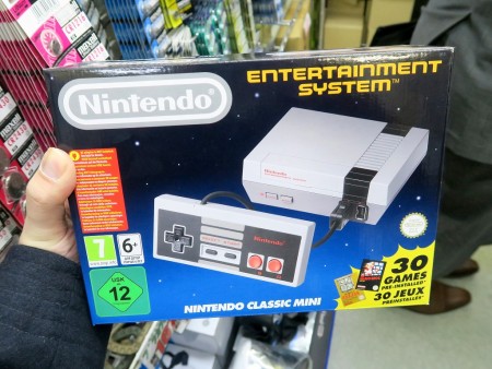 手乗りサイズの“復刻ファミコン”海外版、「NES Classic Edition」が