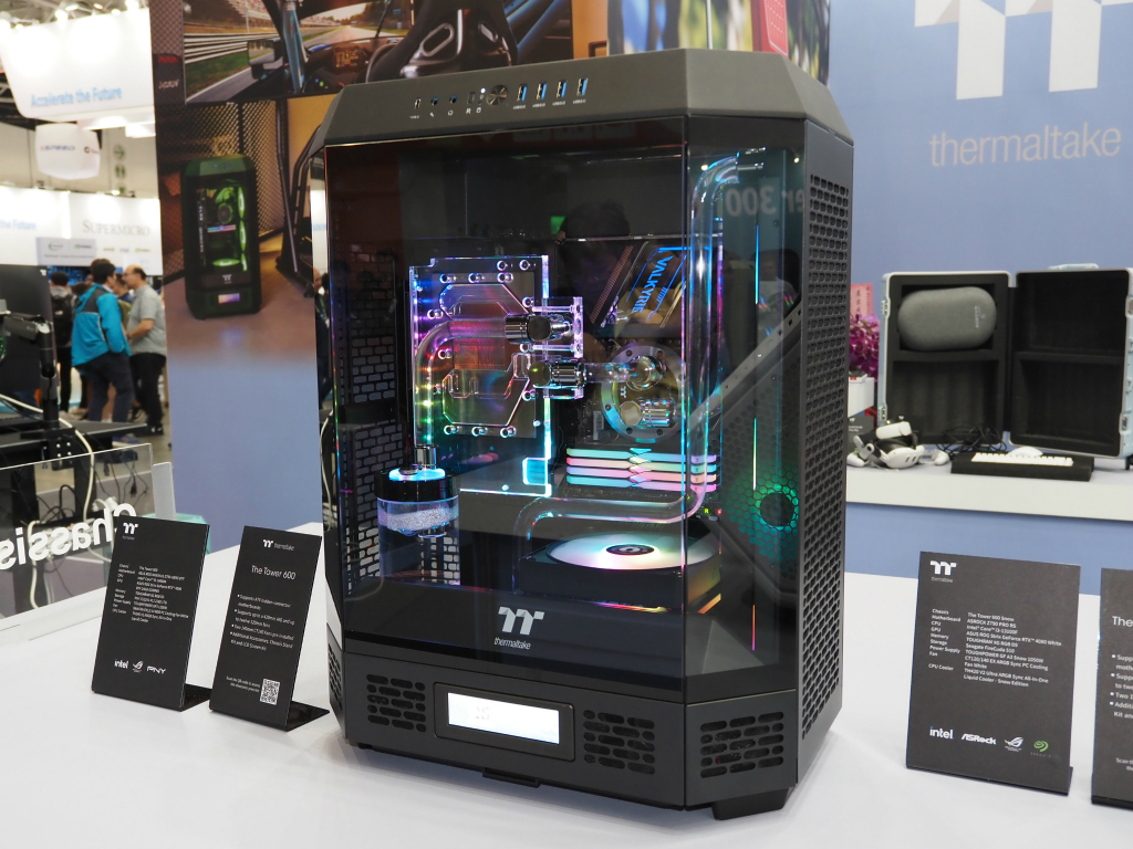 COMPUTEX：”八角柱デザイン”の秀作ケース、Thermaltake「The Tower