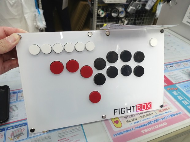 格安レバーレスアーケードコントローラ「FightBox B1」など計3モデル