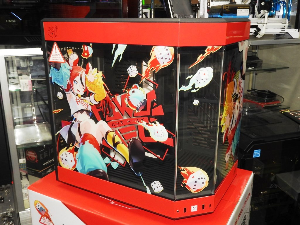 VTuberのHakos Baelzとコラボした3面パノラマケース「Y60 HAKOS BAELZ