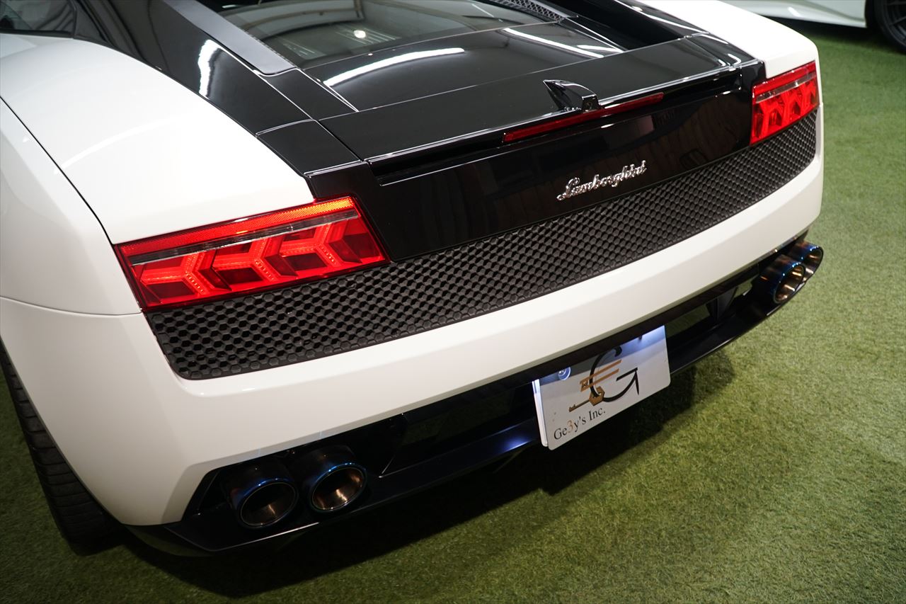 ☆入庫情報☆2011年 ランボルギーニ ガヤルドLP560‐4ビコローレ