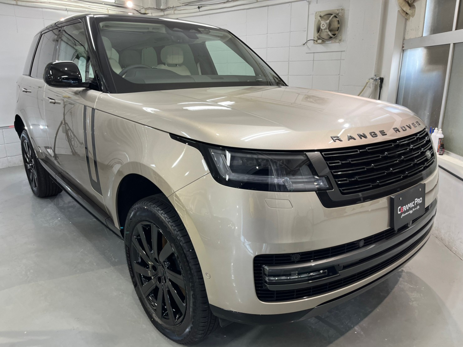 ランドローバー 新車レンジローバー セラミックプロ9H 4層コーティング