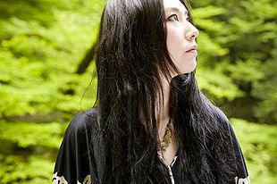 Tsukiko Amano 15th Anniversary Record Box - generasia